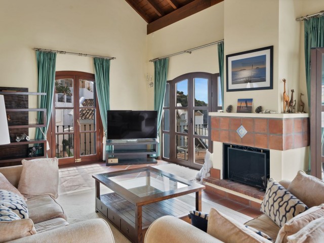 Maison mitoyenne avec 3 Chambres  à Benahavís