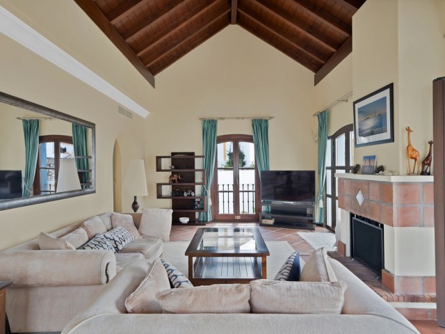 Maison mitoyenne avec 3 Chambres  à Benahavís