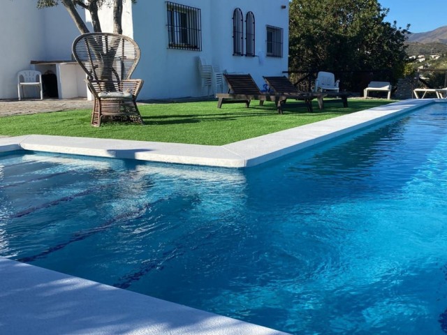 Villa avec 4 Chambres  à Estepona