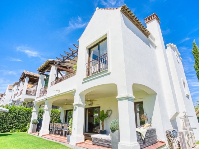 Villa avec 3 Chambres  à Estepona