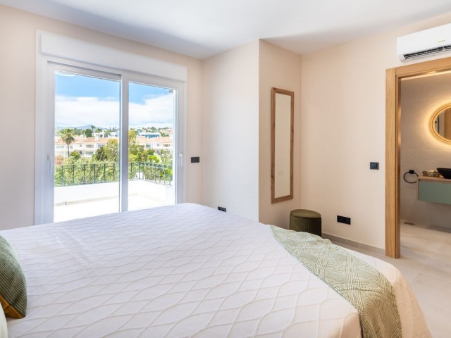 4 Bedrooms Townhouse in New Golden Mile