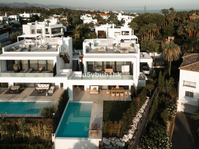 6 Bedrooms Villa in Marbella