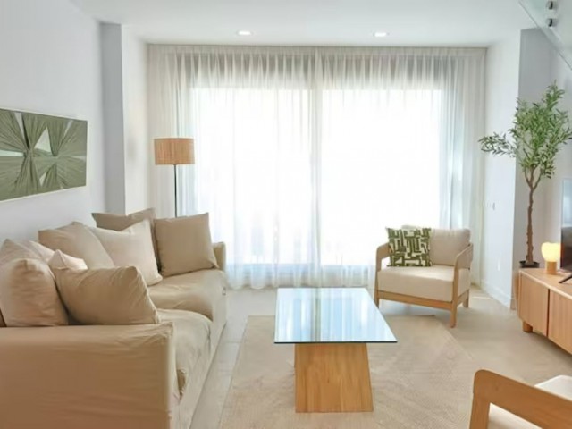 Appartement avec 3 Chambres  à Estepona