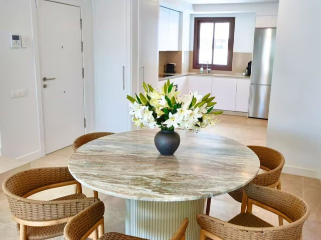 Appartement avec 3 Chambres  à Estepona
