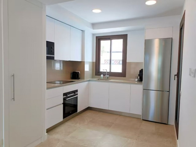 Appartement avec 3 Chambres  à Estepona