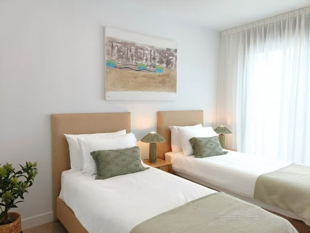 Appartement avec 3 Chambres  à Estepona
