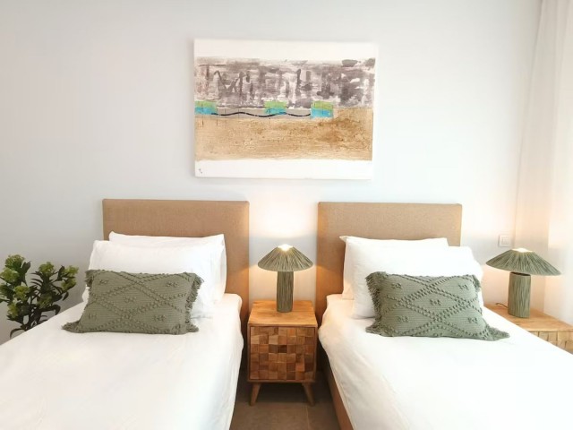 Appartement avec 3 Chambres  à Estepona
