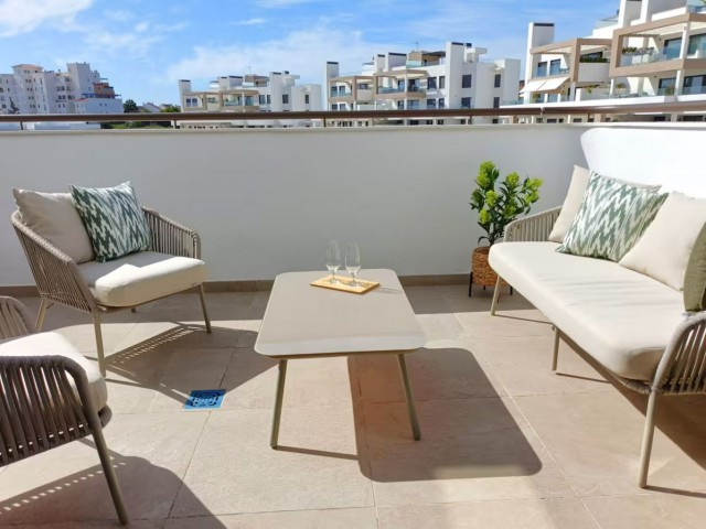 Appartement avec 3 Chambres  à Estepona