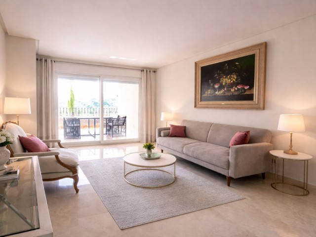 2 Bedrooms Apartment in Nueva Andalucía