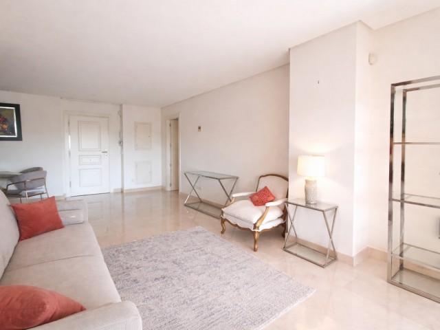 2 Bedrooms Apartment in Nueva Andalucía