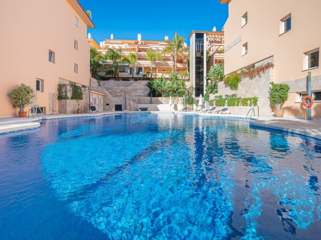 2 Bedrooms Apartment in Nueva Andalucía