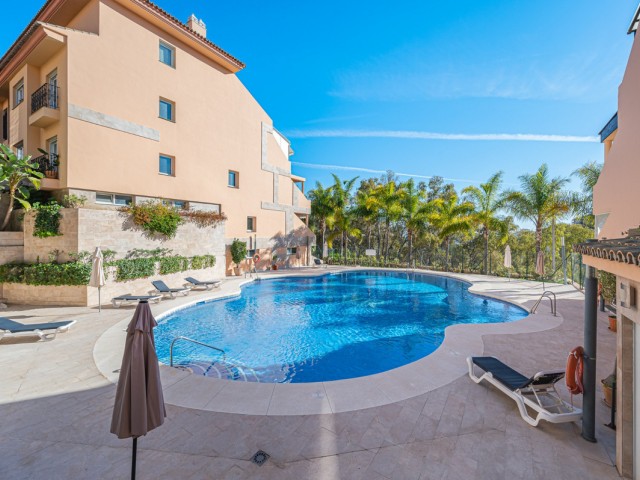 2 Bedrooms Apartment in Nueva Andalucía