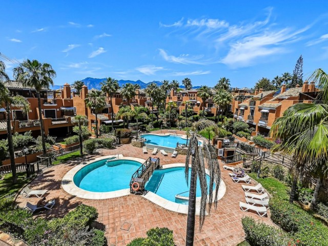 Rijtjeshuis, Bahía de Marbella, R5360689