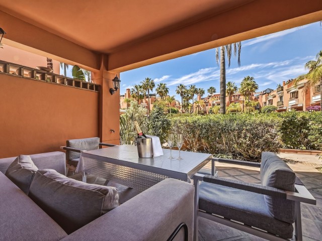 2 Slaapkamer Rijtjeshuis in Bahía de Marbella