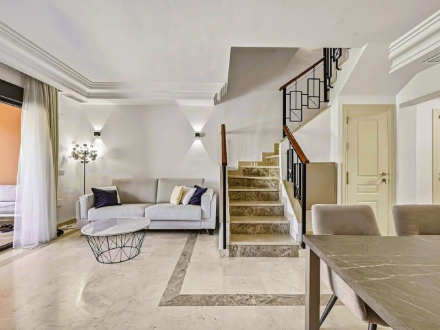 2 Slaapkamer Rijtjeshuis in Bahía de Marbella