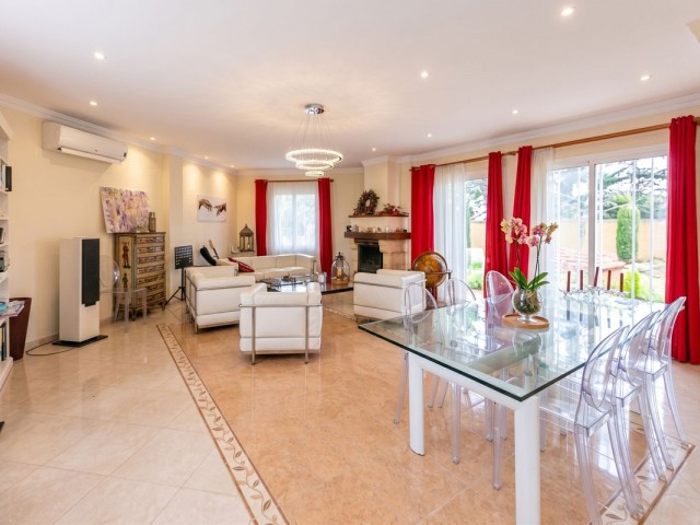 Villa avec 5 Chambres  à Mijas