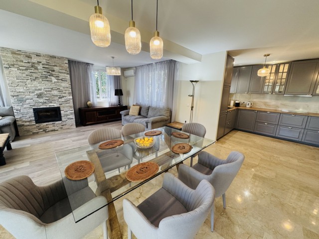 Villa avec 4 Chambres  à Elviria