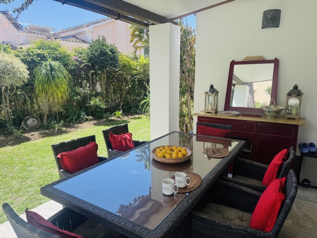 Villa avec 4 Chambres  à Elviria