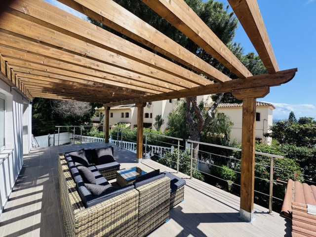Villa avec 4 Chambres  à Elviria