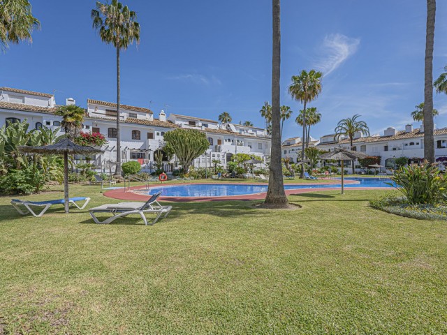 2 Bedrooms Townhouse in Atalaya