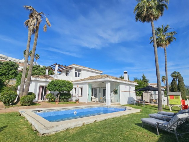 Villa avec 3 Chambres  à Estepona