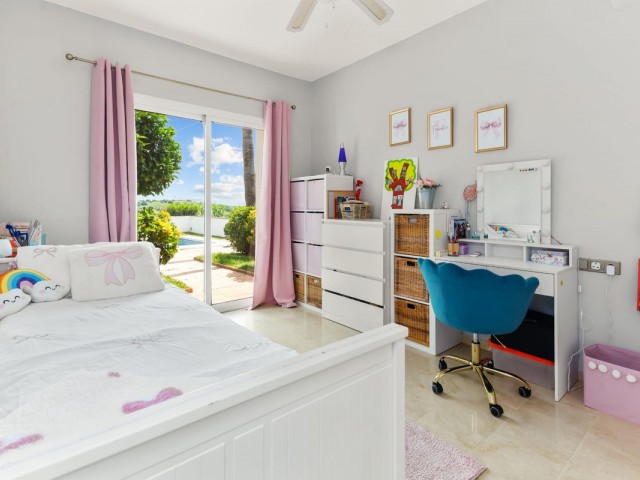 Villa avec 3 Chambres  à Estepona