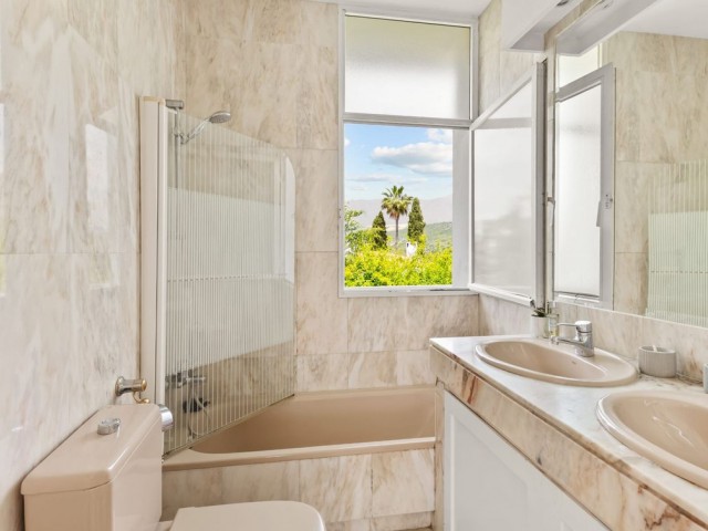 Villa avec 3 Chambres  à Estepona