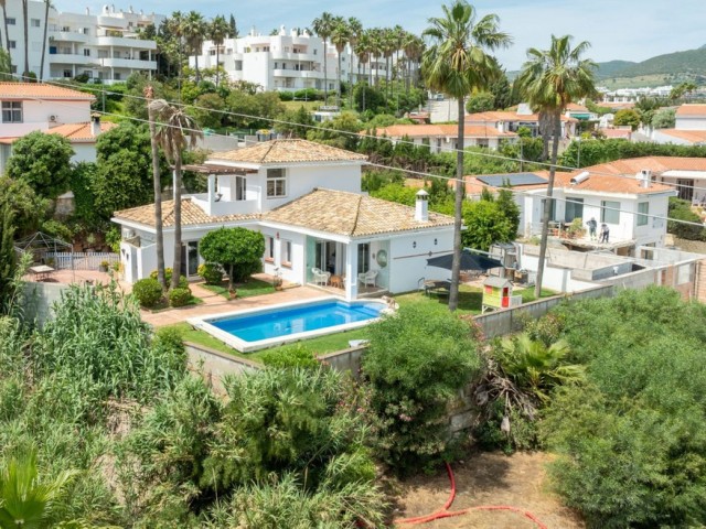 Villa avec 3 Chambres  à Estepona