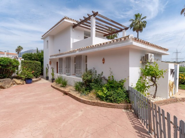 Villa avec 3 Chambres  à Estepona