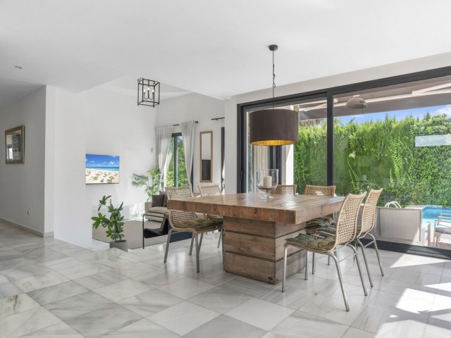 6 Bedrooms Villa in Nueva Andalucía