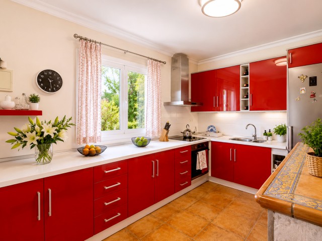 3 Bedrooms Villa in Estepona