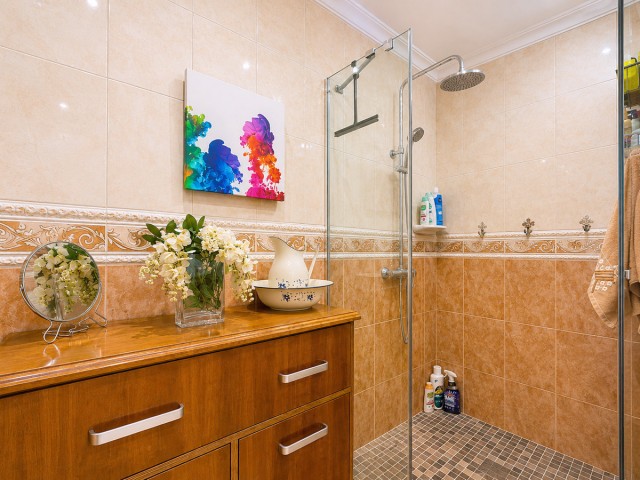 3 Bedrooms Villa in Estepona