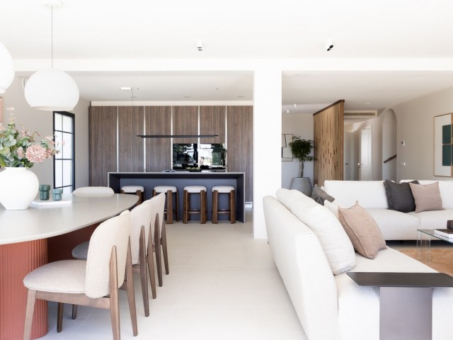 4 Bedrooms Villa in Benahavís