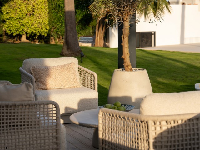 4 Bedrooms Villa in Benahavís