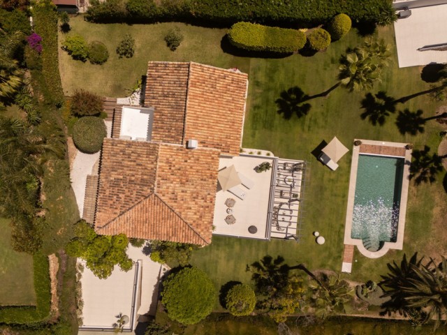 4 Bedrooms Villa in Benahavís