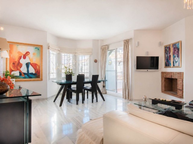 2 Bedrooms Apartment in Nueva Andalucía