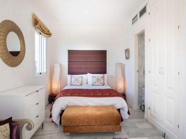 2 Bedrooms Apartment in Nueva Andalucía
