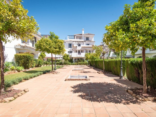 2 Bedrooms Apartment in Nueva Andalucía