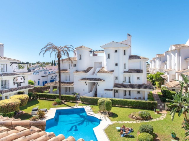 2 Bedrooms Apartment in Nueva Andalucía