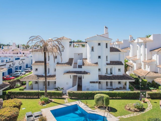 2 Bedrooms Apartment in Nueva Andalucía