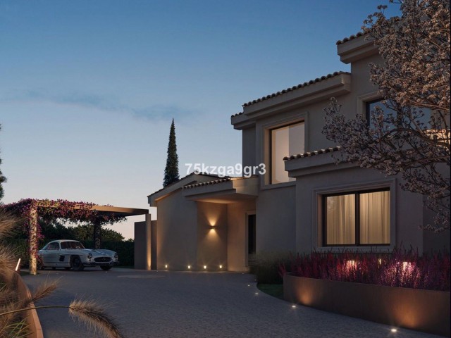 4 Bedrooms Villa in Marbella