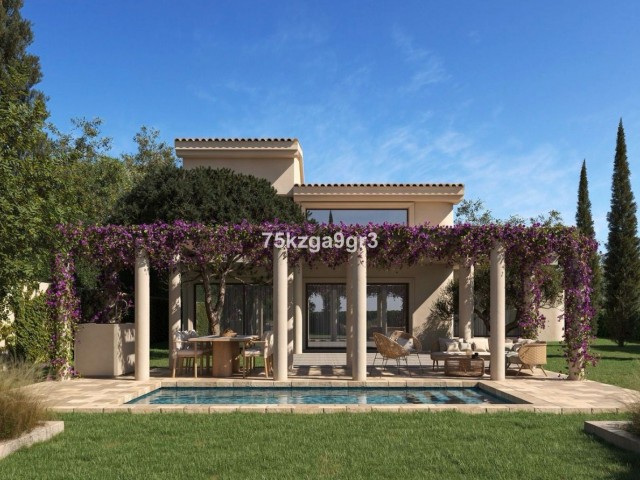 4 Bedrooms Villa in Marbella