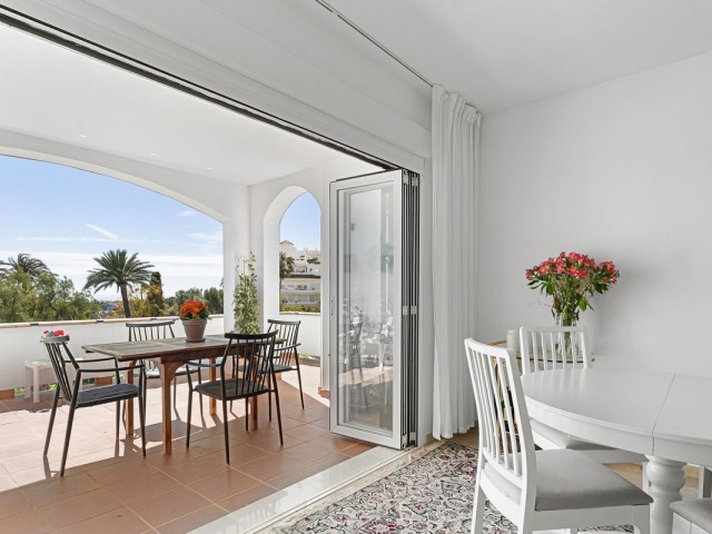 2 Bedrooms Apartment in Nueva Andalucía