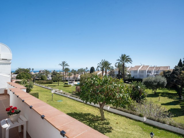 2 Bedrooms Apartment in Nueva Andalucía