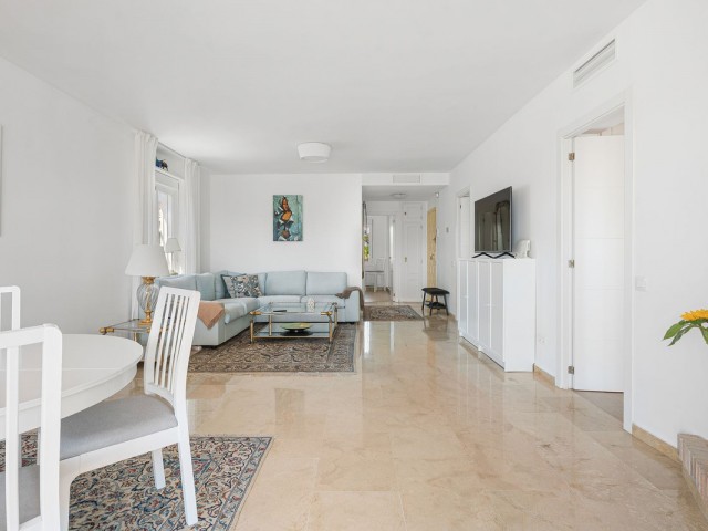 2 Bedrooms Apartment in Nueva Andalucía
