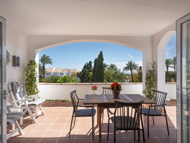 2 Bedrooms Apartment in Nueva Andalucía