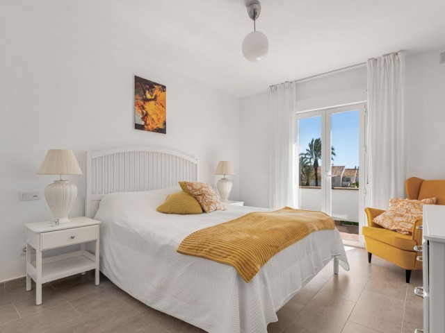 2 Bedrooms Apartment in Nueva Andalucía