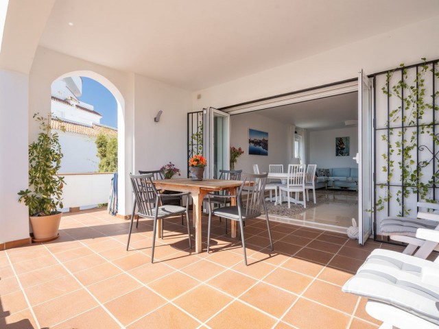 2 Bedrooms Apartment in Nueva Andalucía
