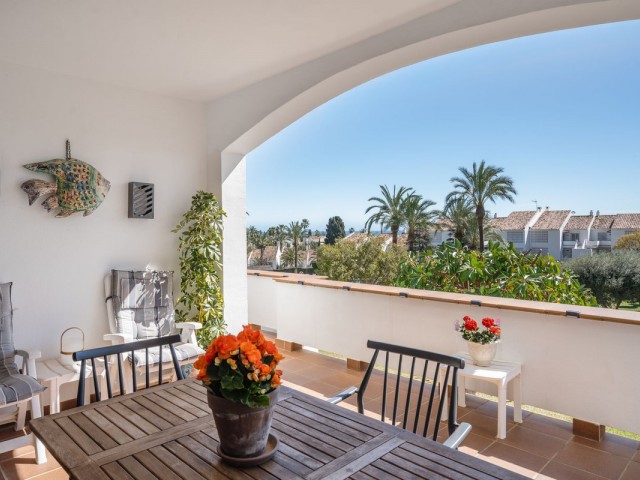 2 Bedrooms Apartment in Nueva Andalucía