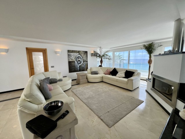 Villa avec 5 Chambres  à El Chaparral
